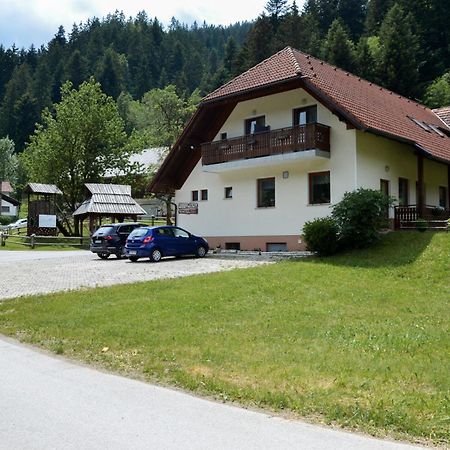 Farm Stay Loger Ljubno Екстер'єр фото
